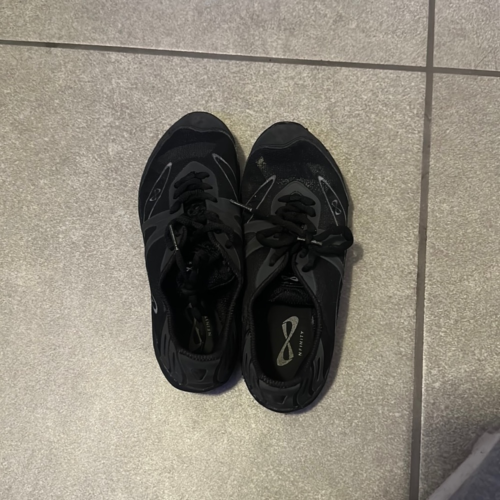 Nfinity vengeance cheer shoes, Black